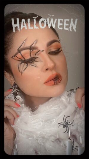 Azadeh Porbaha Instagram - #happyhalloween 🎃👻💀🎃
@azade_makeupartist83 
🎃🎃🎃🎃🎃🎃🎃🎃🎃
#halloweenparty #dubaievent #halloweenmakeup #azadehporbaha #هالوین #میکاپ #مدلینگ #طراحی