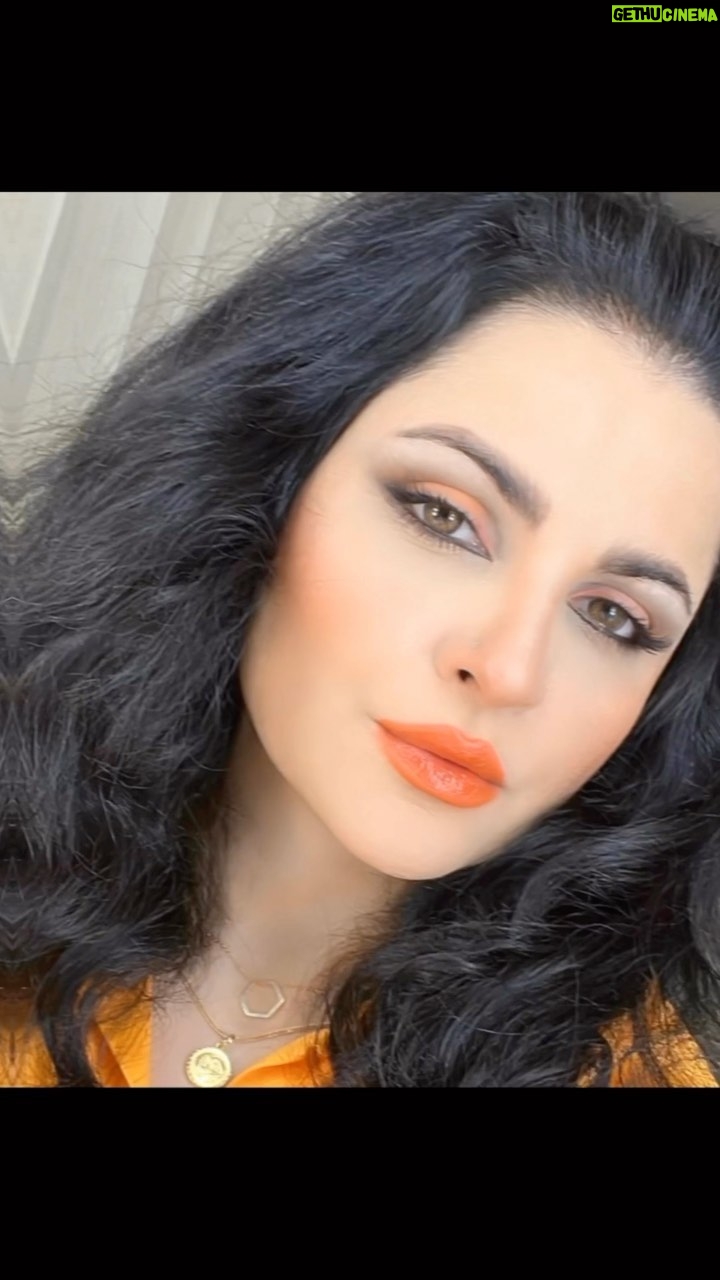 Azadeh Porbaha - 2K Likes - #newmakeup 🧡🧡🧡
#orangemakeup 🧡🍊
🔶🔶🔶🔶🔶🔶🔶🔶🔶
@azade_makeupartist83
🔶🔶🔶🔶🔶🔶🔶🔶🔶
#makeupshine #reels #makeuptutorial #beautybloggers #میکاپ #میکاپ_صورت #میکاپ_حرفه_ای #آرایش_صورت #آرایش_چشم #آموزشرایگان #میکاپ_آرتیست #میکاپ_عروس #شاین #شاین_لب #سایه_چشم #پوست_سالم #بیوتی_بلاگر #عروس#گریم#ارایشی#رژلب#کلیپ_جدید