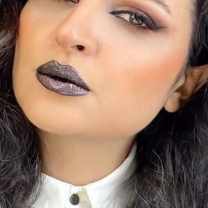 Azadeh Porbaha Instagram - #makeupshine #reels #makeuptutorial #beautybloggers #میکاپ #میکاپ_صورت #میکاپ_حرفه_ای #آرایش_صورت #آرایش_چشم #آموزشرایگان #میکاپ_آرتیست #میکاپ_عروس #شاین #شاین_لب #سایه_چشم #پوست_سالم #بیوتی_بلاگر #عروس#گریم#ارایشی#رژلب#کلیپ_جدید