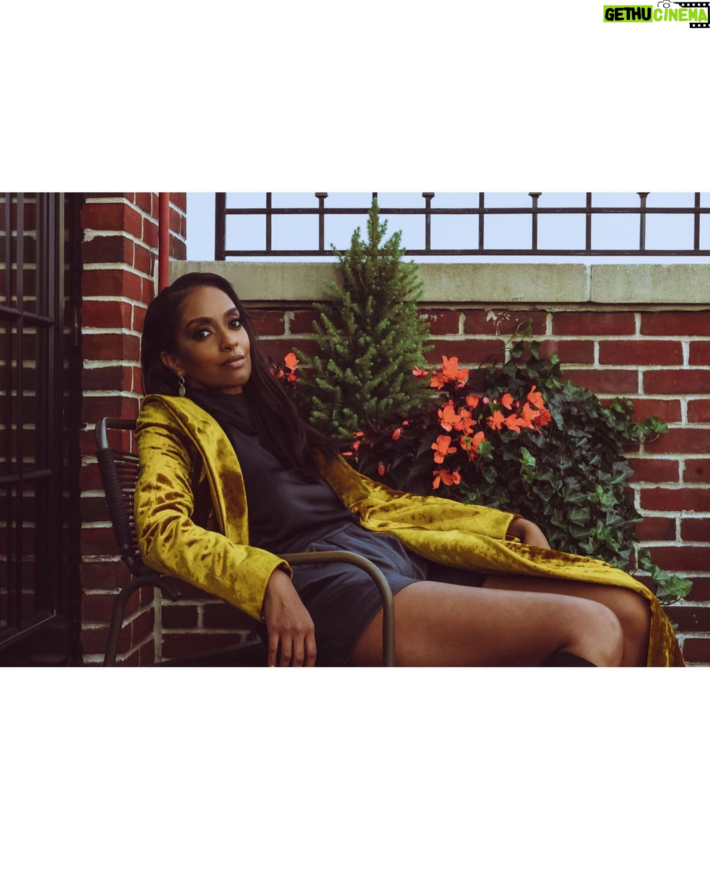 Azie Tesfai Instagram - During fashion week @schaunchampion shot some photos between shows in NYC π The best time β€οΈβπ₯π₯ πΈ: @schaunchampion Styled by : @marissa_pelly Make up: @lolitavbeauty Hair : @nettyjordan