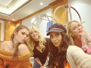 Azie Tesfai Instagram - Adore these ladies 💞
#starfuryconvention