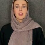 Azita Torkashvand Instagram - روز ملی #گلونی ۲۶ اردیبهشت: هر ساله در روز ملی گلونی مراسم و جشن هایی برگزار میشود که بر گرفته از آیین سنت و فرهنگ می باشد. جنس پارچه بسیار لطیف و طراحی زیبا و نمادین که نشان از ذوق و هنر و زنانگی زنان هنرمند می باشد. قدمت گلونی به ۳۰۰۰ هزار سال (هخامنشیان) برمی گرد . که خوشبختانه گلونی ثبت ملی شد. #گلونی_ #لرستان_یعنی_همه_مناطق_لر_نشین #گلونی_نماد_شیرزنان_لُرستان♥️♥️ #گلونی_نماد_قوم_لک #لرستان #گلونی_ثبت_ملی #آزیتا_ترکاشوند
