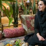 Azita Torkashvand Instagram - اگر کسی را دیدی از کوچکترین چیزها لذت می برد محو طبیعت میشود کمتر سخت می گیرد می بخشد بی بهانه می خندد عشق ورزی می کند .نه بی مشگل است و نه شیرین عقل او طوفانهای هولناکی را پشت سر گذاشته و قدر لحظه لحظه ی زندگی را می داند ،می داند که باید زندگی را محکم در آغوش بگیرد. #آرامش_مهمان_هميشگى_قلب_مهربونتون🐬🎣🐬🎣🐬🎣🐬🎣🐬🎣🐬🎣 #آگاهی #عشق_الهی #زندگی_شاد #خدایا_دوستت_دارم_عاشقانه_آگاهانه #آزیتا_ترکاشوند #اندیشه_مثبت