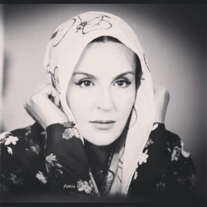 Azita Torkashvand Instagram - مطمئن بودم به من سر میزنی
 در حریم خانه ام در میزنی
سوختم در حسرت یک یاربت 
غیر لبلا بر نیامد از لبت

#خدایا_دوستت_دارم_عاشقانه_آگاهانه 
#مولانای_جان 
#شعر 
#آگاهی 
#آرامش_مهمان_هميشگى_قلب_مهربونتون🐬🎣🐬🎣🐬🎣🐬🎣🐬🎣🐬🎣 
#آزیتا_ترکاشوند