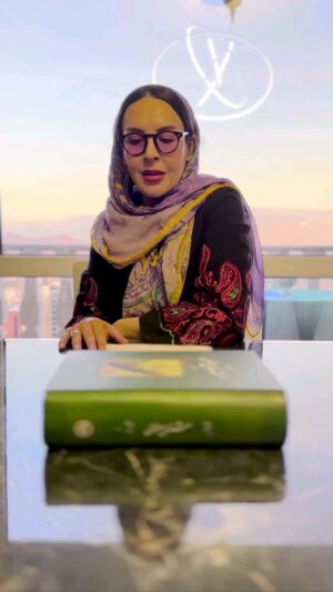Azita Torkashvand Instagram - #آزیتا_ترکاشوند 
#شعر_خوب_بخوانیم 
#شعر_خوانی 
#شعر