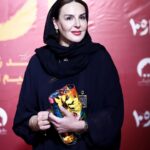 Azita Torkashvand Instagram - اکران خصوصی شماره ۱۰ ‌کاری از :حمید زرگر نژاد تهیه کننده:ابراهیم اصغری فیلم شماره ۱۰ لذت بردم از تماشای کار پیشنهاد میکنم حتما این فیلم رو ببنید. سپاس از خانم سمیرا اسدیان برای ثبت این لحظه : @samira__asadiyan #سینمای_ایران #سینما #هنرمندان_زن #هنرپیشه #هنر