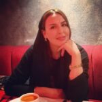 Azita Torkashvand Instagram - طرز خودکشی در هر کسی منحصر به خودشه یکی دیگه شیک نمی پوشه یکی دیگه آرزو نمیکنه یکی دیگه به تحصیل ادامه نمیده ،یکی دیگه به خودش نمیرسه،یکی دائم ترانه های غمگین گوش میده،یکی دیگه از خودش عکس یادگاری نمیگیره، یکی دیگه محبت نمیکنه ،یکی دیگه محبت نمیپذیره. زندگی رو باید زندگی کرد لحظه ها رو باید ساخت همین خوشبختی های کوچولو کوچولو رو کنار هم بزاری میشه خط خوشبختی .انسان با امید و تلاش انگیزه میگیره ،برای ادامه راه،لبخند بزن بر تمام مشکلات و بدون خدای تو از هر مشگلی بزرگتره. قدرتمند پیش برو و بدون تا وقتی هستی میتونی تا وقتی خدا فرصت بهت داده که نفس بکشی میتونی به هدفت آرزو و رویاهات برسی ،رویاها سهم الهی ما هست که به ذهنمون میاد پس با قانون شکر گزاری و امید و تلاش برو و رویاهات رو از جهان بگیر👌 #آزیتا_ترکاشوند #زندگی #سبک_زندگی #آرامش_مهمان_هميشگى_قلب_مهربونتون🐬🎣🐬🎣🐬🎣🐬🎣🐬🎣🐬🎣 #آرامش_الهی #مثبت_اندیشی #امید_انگیزه