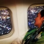 Azita Torkashvand Instagram - (قاب تنهایی ام را دوست دارم) هر چقدر آدمهای اطرافم بیشتر میشود بیشتر حس تنهایی میکنم . چقدر نوع زندگی و انتخاب آدمها با هم متفاوت است و این یعنی زیبایی ،تا آنجایی که عشق ملاک روابط انسانی باشد نه ....چقدر لذت بردن از زندگی برای هر کداممان تعریفی منحصر به فرد دارد اما زبان مشترک کم است. و من معتقدم زبان مشترک دنیا تنها عشق است و زمانی که روابط انسانی تجارت میشود و عشق کم رنگ تنهایی انتخاب درستی میشود ،چه درست میگفتن مادر بزرگها که دوست واقعی به اندازه یک انگشت دست آدم نیست .(عشق بدون قید و شرط ،عشق به هر آنچه موجود است چقدر نایاب شده) میروم در یک تصور،خیال،آرزو،جهان دگر و آن زمان است که زورق طلایی رنگ خیال و آرزوی من در دریای بیکران هستی تجدید میگردد و جهانی پر از عشق و محبت را تصور میکنم غرق میشوم در غار تنهایی خودم . آنجا تنها من هستم و معبودم ،مشق عشق میکنم و امتحانم توکل است ،تو کل=توکل (دلنوشته ) #دلنوشته #خدایا_دوستت_دارم_عاشقانه_آگاهانه #مهربانی #عشق_ورزی