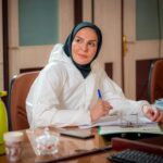 Azita Torkashvand Instagram - سریال بیست کووید پخش بعد از سریال رحیل از شبکه سه. کارگردان:هادی هاجتمند تهیه کننده:ابولفضل هاجتمند #سریال #تلویزیون #علیرام_نورایی #آزیتا_ترکاشوند #بازیگرایرانی