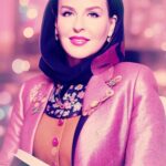 Azita Torkashvand Instagram - قلبت را آرام کن یک وقتهایی بنشین و خلوت کن با تمام سکوت هایت نگاه کن به اطرافت… به خوشبختی هایت… به کسانی که میدانی دوستت دارند… به وجود هایی که برایت اهمیت دارند… و به خدایی که تنهایت نخواهد گذاشت… گاهی یک جای دنج انتخاب کن گاهی یک جای شلوغ آرامش را در هر دو پیدا کن هم در کنار شلوغی آدم ها هم در کنار پنجره ای چوبی و تنها دل مشغولی ها را گاهی ساده تر حس کن باران را بی چتر بشناس خوشحالی را فریاد بزن و بدان که تو “بهترینی با تشکر برای ثبت لحظه و عکس.@ali.m.moein_ #آرامش_مهمان_هميشگى_قلب_مهربونتون🐬🎣🐬🎣🐬🎣🐬🎣🐬🎣🐬🎣 #هنرمندان_زن #هنرپیشه #سینما #بازیگرایرانی #آزیتا_ترکاشوند