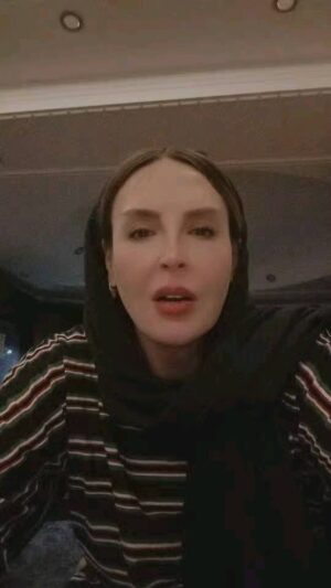 Azita Torkashvand Instagram - حال دنیا را چو پرسیدم من از فرزانه ای؟

#شعر_خوب_بخوانیم 
#شعر 
#شعر_خوانی 
#خدایا_شکرت_که_هستی_و_برایمان_خدایی_میکنی 
#نیایش_با_خدا 
#نور_الهی_روشنابخش_راهتون 
#آزیتا_ترکاشوند