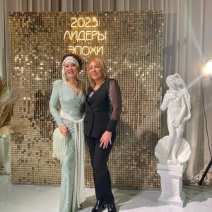 Aziza Instagram - Нашла  медаль  своего Героя. Приятная и неожиданная  награда в честь моего 35-ти летнего творческого  пути в  мире музыки. Благодарю организаторов торжественной церемонии ,, ЛИДЕРЫ ЭПОХИ 2023"" Лобанов Никита @persono_awards
nik.lob