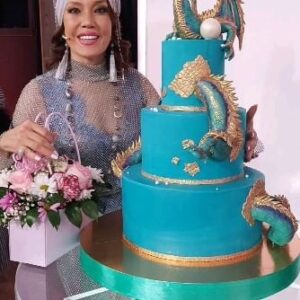 Aziza Instagram - Доброго здавия всем. Вот и наступил долгожданный, значимый и знаменательный день моей  жизни. Это некая реперная отметка в моем земном пути. Я приобрела мудрость, шарм, очарование и бесценный опыт. Я иду дальше взяв с собой из прошлого хорошие воспоминания и все цвета радуги. Благодарю вас, за добрые слова, так необходимые  и важеые для меня.
Есть в мире хорошие люди
Дающие сердцу приют.
Не те, что мечтают о чуде, 
А те кто его создает.
С любовью и благорарностью приму ваши поздравления , обнимашки и вертуальные поцелуи. Можно на мою Сбер карточку 💋💋💋 

2202 2067 6182 5491 

Азиза Абдуразимовна М.