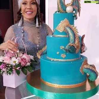 Aziza - 2.4K Likes - Доброго здавия всем. Вот и наступил долгожданный, значимый и знаменательный день моей жизни. Это некая реперная отметка в моем земном пути. Я приобрела мудрость, шарм, очарование и бесценный опыт. Я иду дальше взяв с собой из прошлого хорошие воспоминания и все цвета радуги. Благодарю вас, за добрые слова, так необходимые и важеые для меня.
Есть в мире хорошие люди
Дающие сердцу приют.
Не те, что мечтают о чуде,
А те кто его создает.
С любовью и благорарностью приму ваши поздравления , обнимашки и вертуальные поцелуи. Можно на мою Сбер карточку 💋💋💋
2202 2067 6182 5491
Азиза Абдуразимовна М.