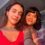Bárbara Branco Instagram - 20% para me levar de volta para Istambul, 80% para parabenizar a amiga que me aturou por lá parabéns, @pipinhazzz ✨🧚🏼‍♀️🌈💜 que possamos correr cidades e cidades à procura de pratos típicos, de mercados locais e de lugares bonitos onde ver o pôr-do-sol