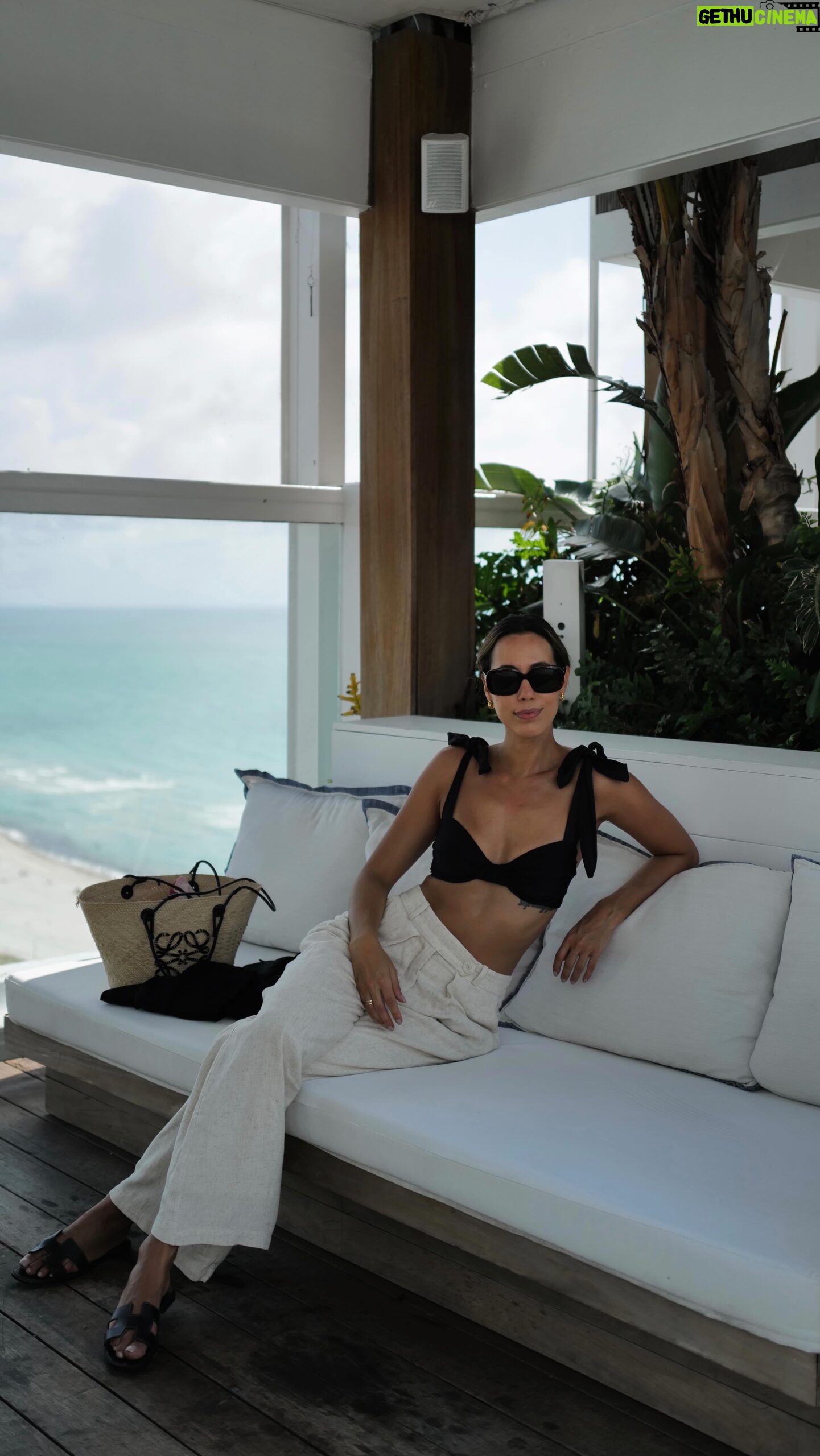Bárbara Corby Instagram - Favourite summer outfit: black biquíni and linen🫶🏼 @almande.label #almandesummer #almande #miamibeach #girlstrip