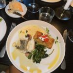 Bárbara Corby Instagram - Do fim de semana🤍 Tudo começou com um jantar maravilhoso no @no.convento , ambiente e comida 👌 Sábado foi passado nos cavalos, ao ar livre! Houve cycling pelo meio, para equilibrar, e uma novidade da minha sala 😍 Foi tão bom!!! Boa segunda!! #weekenddiaries