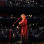 Bárbara Corby Instagram - Nunca me vou esquecer deste dia🥹 Sou fã da Taylor desde Tearsdrops on My Guitar, há 18 anos! Segui a carreira da @taylorswift desde então e as músicas foram fazendo parte de todas as etapas da minha vida. A Eras Tour para mim foi uma viagem ao passado, ao meu quarto de criança na casa dos meus pais, à casa onde vivi na faculdade, às diferentes Eras da minha vida. Que bom que é ser fã de uma power woman, talentosa, inteligente e que não deixa de lutar pelos seus ideais. 🫶🏼 What a night!!✨ #erastourlisbon #erastour #taylorswift #erastoureurope