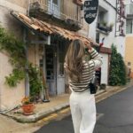 Bárbara Corby Instagram - Por Avène 🌱 Uma vila pitoresca, com apenas 450 habitantes, onde pessoas de todo o mundo vêm à procura das propriedades terapêuticas da água termal da @avene ! #avene #france