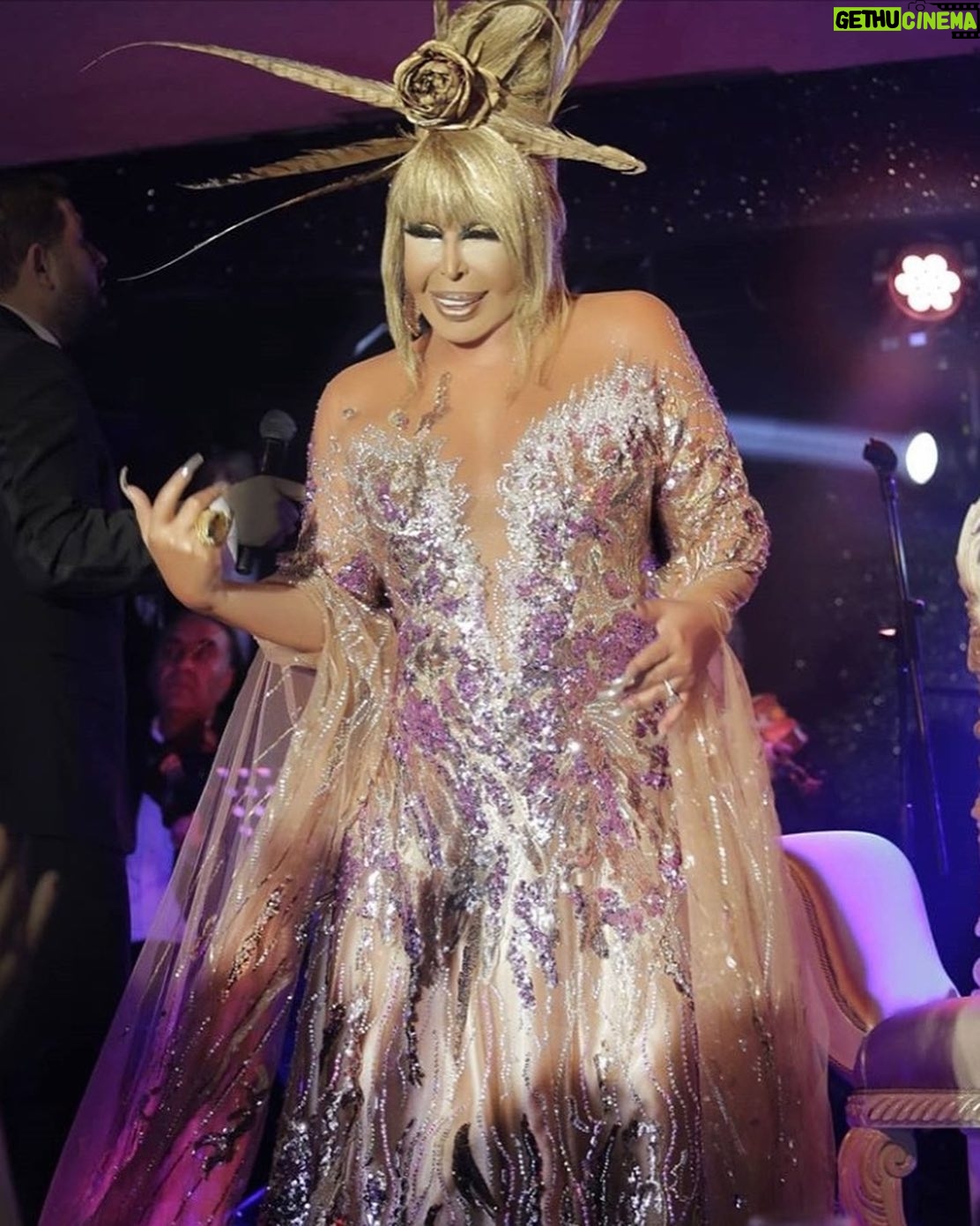 Bülent Ersoy - 12.4K Likes - ✨✨✨✨✨