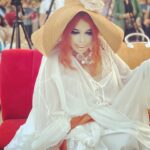 Bülent Ersoy Instagram – Karabük açılışını dualarımla yaptım.. Teşrifleri ile izdiham yaratan Karabük’lü muhterem dinleyicilerimin bendenize yaşattıkları yoğun ilgi ve sevgiye sonsuz teşekkürler 🙏🙏 .

Baş Danışman 👉 @arzu_acay 
Menajer 👉 @haluk_senturk 
Saç 👉 @mehmetyigitparis 
Kıyafet 👉 @burju_official 
@birsensirin