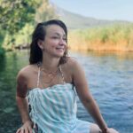 Başak Daşman Instagram - içimde nehirler coşturan insanlar var.. konuştuk bunu aramızda onlarla.. şanstır dedik, emektir dedik , sevgidir dedik.. vs. bile dedik.. :) onu dedik bunu dedik.. ama neticede artık her şeye “şükür” dedik 😋 Neyse ne ….🌈