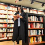 Başak Sayan Instagram - Kitaplarla dolu bir yerde dışarı hiç çıkmadan yaşayabilirim…🙏🏻