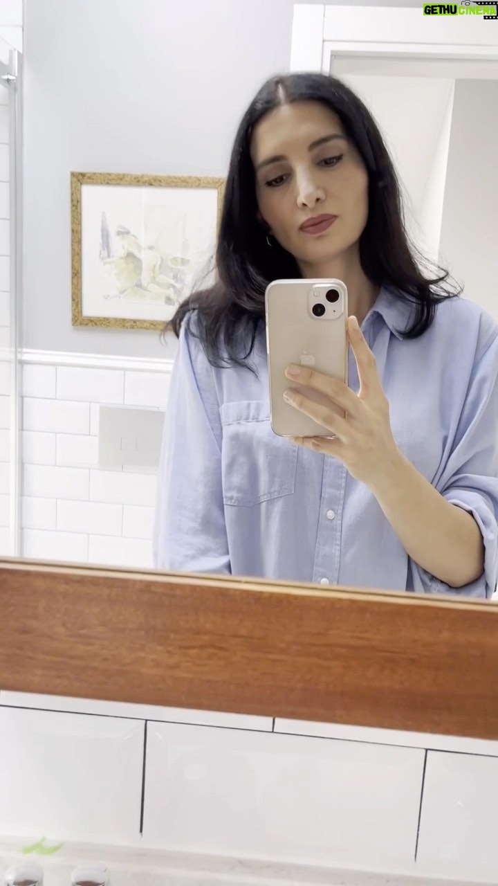 Başak Sayan Instagram - Sabah rutinimden küçük bir kesit.. Elbette tamamı değil. Reels denemesi için fena sayılmaz ama değil mi?