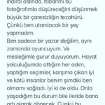 Başak Sayan Instagram – Bir kadının hemcinsini eril bir dille kadın bedeni üzerinden karalama çabasına cevaben: Bu fotoğraf yanılmıyorsam 2001 senesinde çekildi.
Mesleğin başındayken.
Yaşım 23. 
Şamdan dergisine.
O zamanlar neredeyse tüm tanınmış oyuncular,
şarkıcılar herkes o dergiye röportaj veriyor.
Haliyle ben de.
O kadar iyi oldu mu bilmem ama ben o zaman da çok sevmiştim,
şimdi de.
Tek fark o zamanki Başak’ın endişelerine ve korkularına şefkatle bakabiliyorum. Dün avukatım Zekeriya Bey bana Azra Kohen’in bu fotoğrafım ile paylaştığı ve beni küçük düşürmeyi amaçladığı görselleri yollayınca şaşırdım. 
“Seviyesiz” bir fotoğraf paylaştığı için özür dilemiş. Fotoğrafın seviyesini beğenmediğim tek yanı saçlarım. Keşke hiç kestirmeseydim, çok daha estetik dururdu :) Ne oldu da saldırıya geçti acaba durduk yerde dedim. Önce yazdığı ve neredeyse hepsi yalan olan sözleri nedeniyle öfkelendim. 
Ama bir kaç saniye sürdü bu. 

Bir kadın olarak kadın haklarından dem vurup kendi hemcinsine eril bir dille, ahlak bekçiliği yaparak bu şekilde saldırmasından dolayı içine düştüğü derin çaresizliği anladım ve onun adına üzüldüm. O kadar çaresiz ki bunu yaparak hemen hemen bütün kadınları ( oyuncu veya değil ) kendi çıkarları için küçük düşürmeye çalışma gafletinde bulunmuş. Oluşturmaya çalıştığı kanaat önderi maskesini kendi kendine düşürmüş oldu. Bu şekilde gündeme gelme çabaları da ayrıca üzücü tabi. 
İntihal davasında bir üst mahkemenin vereceği kararı henüz bilmiyoruz. Belki yeniden görülsün diyecek, belki onanacak. Üstelik sonrasında bir de yargıtay süreci var. Yani mahkeme devam ediyor. Tanışma hikayemiz de inanılmaz bir kurgu. Aynı yayınevinde aynı anda tesadüfen bulunduğumuz bir anda yayıncımız tarafından tanıştırıldık. Elbette tebrik ettim,çünkü o bir yazar. Kitabı henüz okumamıştım ama almıştım. Yanımda değildi ne yazık ki, çünkü orada karşılaşacağımızı bilmiyordum. Yanımda olsaydı imzalatırdım da. Adettendir çünkü. Ama okumuş olsaydım aynı şekilde davranır mıydım bilmem. Kapıda beklemeler falan, nasıl inanılmaz bir hayal gücü, tebrikler. Kapısında bekleyeceğim yazarlar var elbette. Bana ışık olan, yol gösteren. Ancak kendisi onlardan biri değil. DEVAMI YORUMLARDA👇🏻