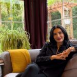 Başak Sayan Instagram - Düşünceleri yönetmek neden mi çok önemli? Çünkü düşüncelerini yöneten bir insan dünyayı yönetir, kendi dünyasını arzu ettiği şekilde inşa eder. Onu kısıtlayan zihinsel hapishanesinin prangalarından kurtulmuştur. Farkında olmadığı inançlarından kaynaklı düşüncelerinin yarattığı duygulardan, davranışlardan azade olduğu için kendini sabote etmez, kendini sınırlamaz. Bu dünyada kazanılacak en büyük savaş kişinin kendiyle, kendi zannettiği sahte benliği ile yaptığı savaştır. Diğer savaşlar bu savaşın yanında bir hiçtir sadece… Devamı için biyografimdeki youtube kanalıma tıklayabilirsiniz. Sevgiler…
