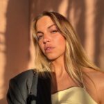 Bab Buelens Instagram – turned 30 on a full moon 🌝🎂 thank you for the warm wishes & sweet messages – two sides of a happy gemini girl in the sun yesterday 🌞
