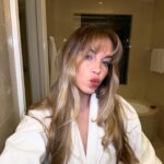 Bab Buelens Instagram – little bathroom moment 🛁
