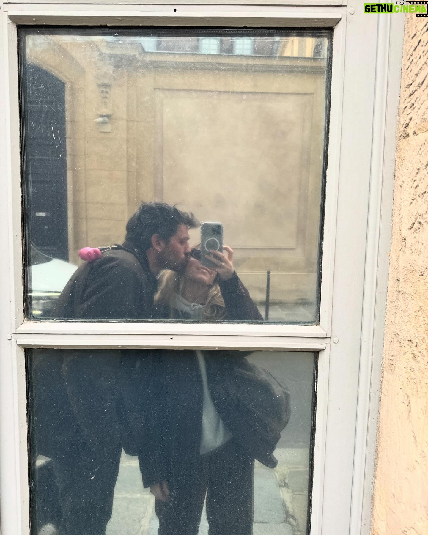 Bab Buelens Instagram - muž & chewie came to visit me in paris 🤍🤍🤍 heart is full