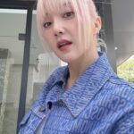 Bada Instagram - @moschino __ 💜🚀🧬🔮🛍️🎀 #good #morning #컬투쇼공개방송 #이따봐요👋#모스키노
