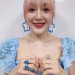 Bada Instagram - 🎶🪽🩵1일1핑 🩵🎶🪽 #토요일 #릴스타임 #핑 #돌고돌아 #happy#ses #여름준비#하늘색바다#reels #kpop