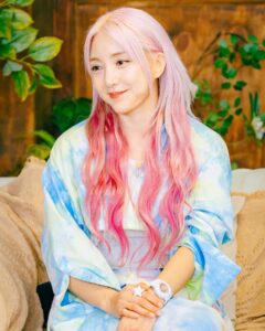 Bada Instagram - 오늘 밤 10:40분 SBS에서 방송하는 명곡 챔피언십!🎙️K-POP에 대한 재밌는 이야기들을 들려드릴테니 많은 시청 바랄께요💜 #SBS #명곡챔피언십 #K-POP #BADA #많관부