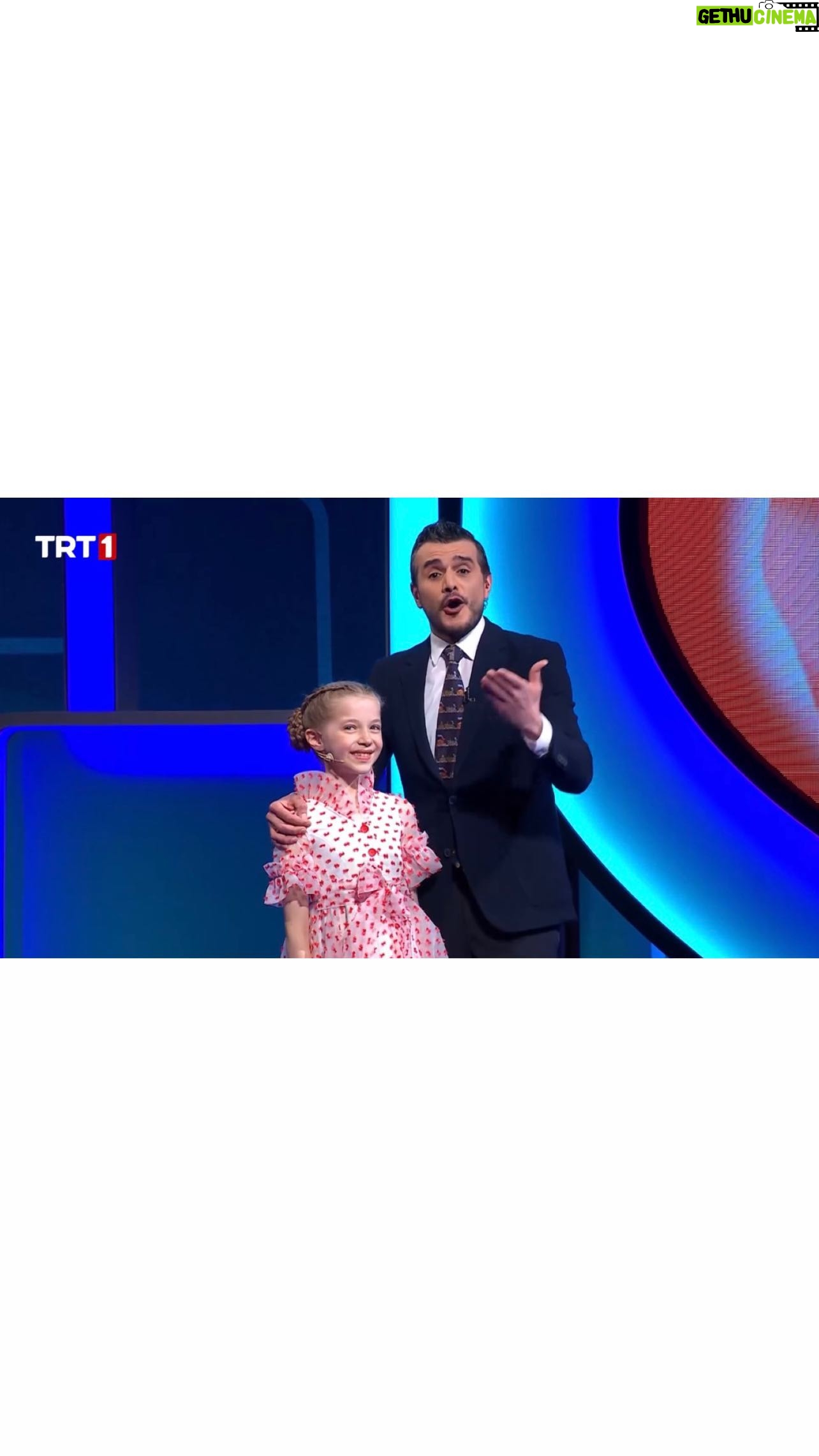 Bade Arazlı - 3 Likes - 23 Nisan Ulusal Egemenlik Ve Çocuk Bayramı @turkiyelingo özel bölümünde @ucarkemal abimle birlikte bende varım!
Bu heyecanlı sunuculuk deneyimle @trt1 ekranlarında sizlerleyiz!
