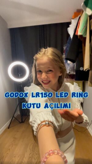Bade Arazlı Instagram - Seslendirme, altyazı, kutu acılımı, tanıtım, ev, yaşam.. siz ne istediyseniz (sanırım böyle bişey istediniz) ben yaptım 🥳
Işığım: @godoxtr 
Kıyafetlerim: @goose_official 
Askılı raflar: @ikeaturkiye 
#ikeaturkiye #godox #goose 
#tanıtım #reklam #badearazlı