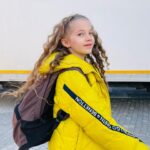 Bade Arazlı Instagram - Sarı yanıyo’sa bas gaza daha fazla 💛 Gelişine konuş ya da bırak onu yolda 😏 Söylediğimi değil, söylemediğimi anla, ah 🤫 Bugünümü değil, yarınımı bana kolla 😎