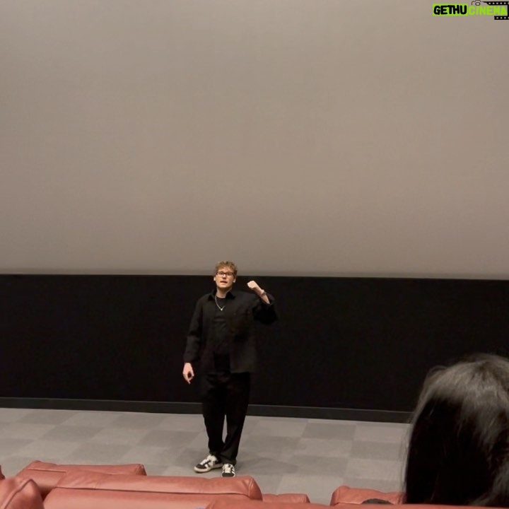 Bade Arazlı - 3 Likes - @emreuzunboy ‘un davetiyle KUNG FU PANDA 4 filminin galasındayız 🐼🦎
5 Nisan’da vizyona girecek bu harika animasyon filmini mutlaka izleyin 🥋
Konsepte hem uygun hem de şık olmamı sağlayan @goose_official ‘a teşekkür ederim 🍀
#tanıtım #reklam #tavsiye #kungfupanda #kungfupanda4 #badearazlı #boraarazlı #sinemakeyfi #oyuncu #cocukoyuncu