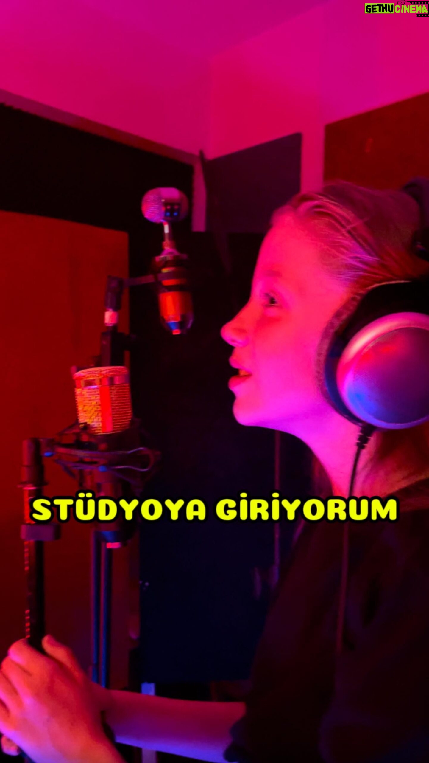 Bade Arazlı - 3 Likes - Stüdyoya gidiyorum 💃🏼🎤
#reklam #tanıtım #işbirligi
#badearazlı #cocukoyuncu #çocukoyuncu #cocukmodel #çocukmodel #gönüldağı #gonuldagi #turkdizileri #oyuncu #kameraönü #seslendirme #animasyonfilmi #dizioyuncusu #filmoyuncusu #seslendirmesanatçısı #şarkıcı #yenişarkı #müzikheryerde #sinemafilmi #televizyondizisi