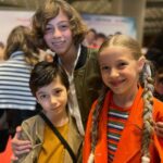 Bade Arazlı Instagram – @cocukkalbifilm ‘inin galasındayız ✨ Tüm oyuncu arkadaşlarımızı tebrik ediyoruz 💕 Dünyanın en çok satan çocuk kitabından uyarlanan bu harika film 3 Mayıs’ta sinemalarda❗️Gişesi bol olsun 🎊