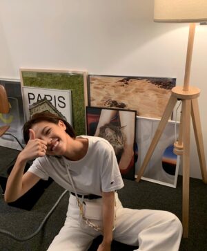 Bae Da-bin Instagram - #gift #from @bague_official 
돌아온 월요일 #브람스를좋아하세요 #밤10시