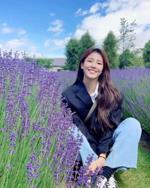 Bae Da-bin Instagram - 건강 조심하시구 좋은 주말 보내세요 여러분🤭