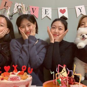 Bae Da-bin Instagram - 온통 감사한 것들로 가득한 하루를 보냈어요.축복해주셔서 감사합니다! 저는 행복한 사람이에요🥺#HBD