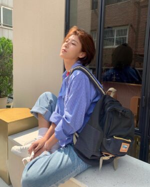 Bae Da-bin Instagram - 어제 재미있게 보셨나요;) 
오늘 밤 10시에 다시 만나요 👀 #브람스를좋아하세요