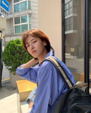 Bae Da-bin Instagram - 어제 재미있게 보셨나요;) 
오늘 밤 10시에 다시 만나요 👀 #브람스를좋아하세요