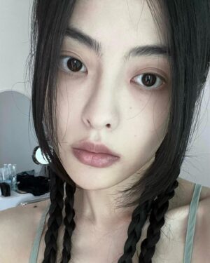 Bae Gang-hee Instagram - 집 밖은 위험합니다