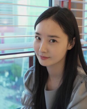 Bae Woo-hee Instagram - #다우렌의결혼 보러👰🏻‍♀️ 너무 신나고 따뜻했다🪽
사랑둥이 성은이랑 함께🖤