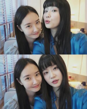 Bae Woo-hee Instagram - #다우렌의결혼 보러👰🏻‍♀️ 너무 신나고 따뜻했다🪽
사랑둥이 성은이랑 함께🖤